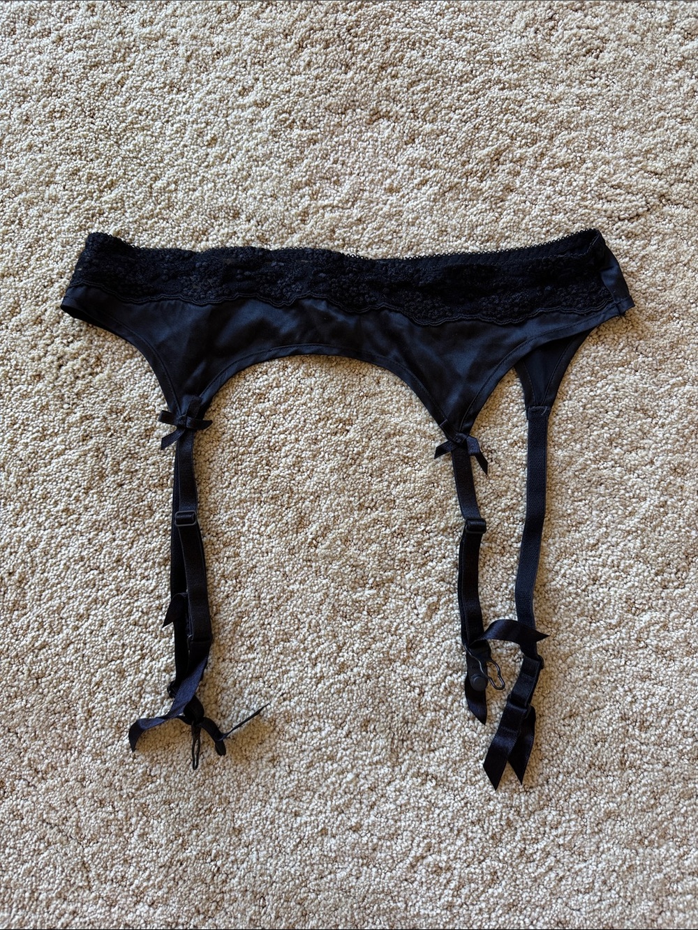 NWOT Silk Garter Belt Small